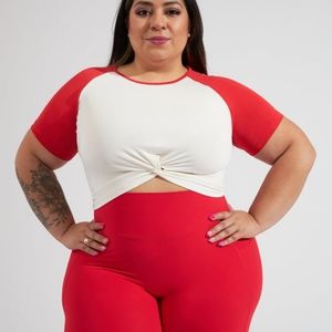 Buffbunny Knotty Raglan Crop, S NWOT